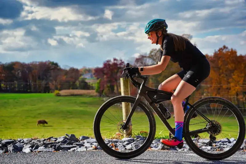 Odzież rowerowa – kluczowe elementy dla pełnego komfortu i bezpieczeństwa